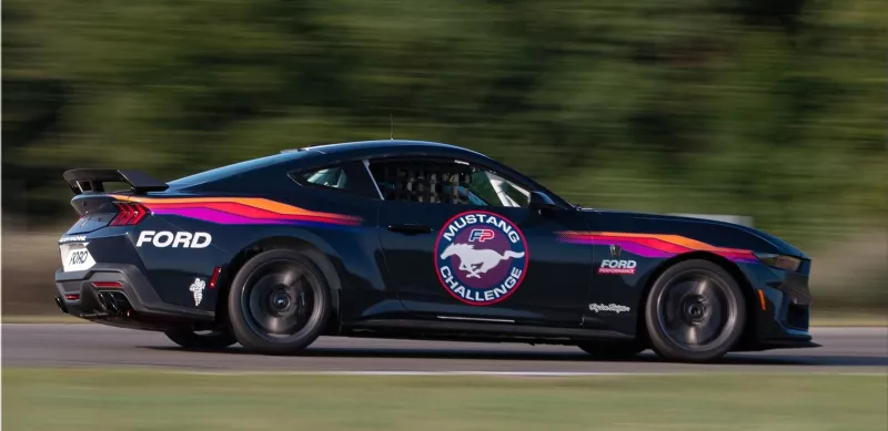 Ford Unveils the Mustang Dark Horse R, a $145,000 Track-Ready Beast